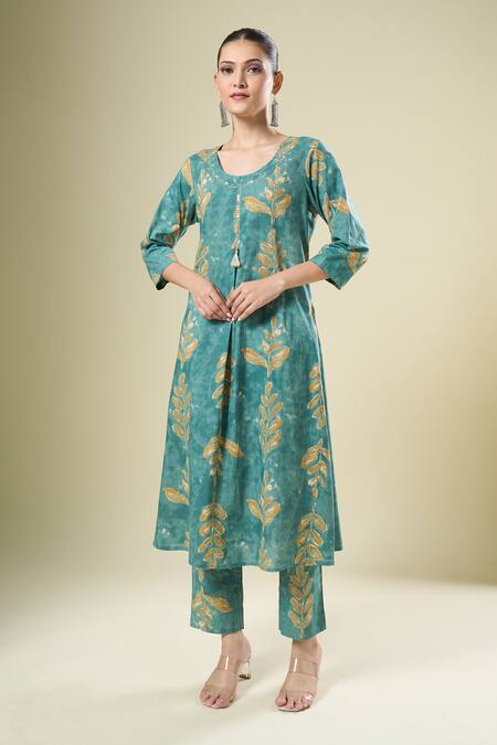 Samyukta Singhania_Green Cotton Round Neck Printed Kurta And Pant Set_at_Aza_Fashions