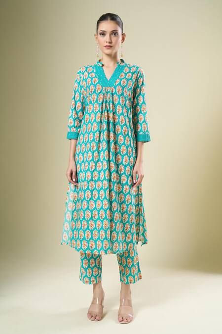 Samyukta Singhania_Green Cotton Split V-neck Printed Kurta And Pant Set_Online_at_Aza_Fashions