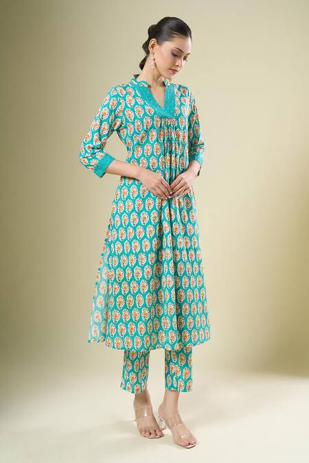 Buy_Samyukta Singhania_Green Cotton Split V-neck Printed Kurta And Pant Set_Online_at_Aza_Fashions
