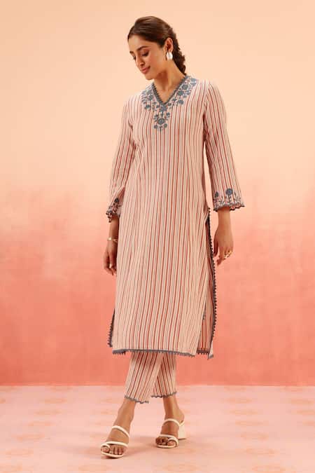 Dohr India_Red Embroidery V-neck Striped Kurta Pant Dupatta Set _Online_at_Aza_Fashions