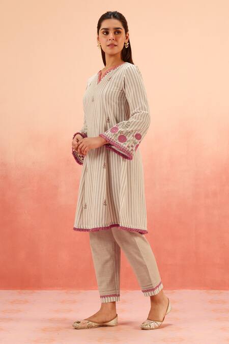 Dohr India Beige Embroidery, Sequins V-neck Striped Kurta Pant Dupatta Set Online at Aza Fashions Dohr India_Beige Embroidery, Sequins V-neck Striped Kurta Pant Dupatta Set _Online_at_Aza_Fashions