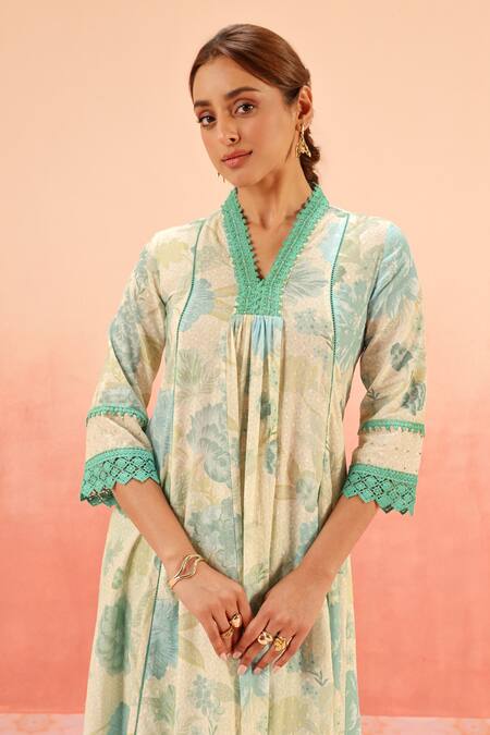 Dohr India Green Lace V-neck Floral Print Kurta Set at Aza Fashions Dohr India_Green Lace V-neck Floral Print Kurta Set _at_Aza_Fashions