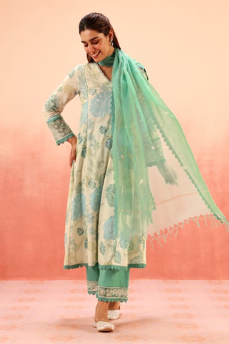 Buy Dohr India Green Embroidery V-neck Floral Print Kurta Pant Set Online at Aza Fashions Buy_Dohr India_Green Embroidery V-neck Floral Print Kurta Pant Set _Online_at_Aza_Fashions
