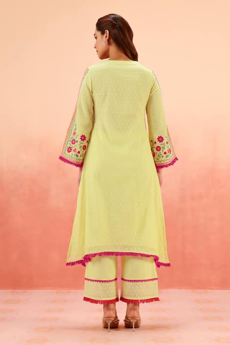 Shop Dohr India Green Jacquard Embroidery, Fringe V-neck Lime High-low Kurta Set With Dupatta at Aza Fashions Shop_Dohr India_Green Jacquard Embroidery, Fringe V-neck Lime High-low Kurta Set With Dupatta _at_Aza_Fashions