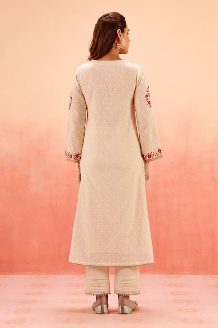 Shop Dohr India Beige Jacquard, Cotton, Organza Embroidery V-neck Kurta Pant Dupatta Set at Aza Fashions Shop_Dohr India_Beige Jacquard, Cotton, Organza Embroidery V-neck Kurta Pant Dupatta Set _at_Aza_Fashions