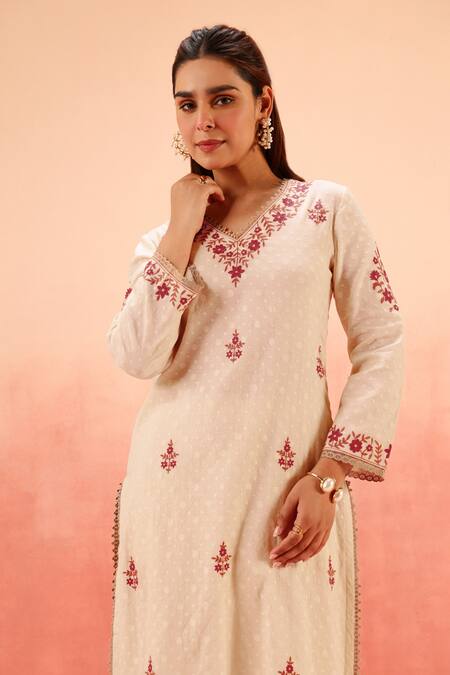 Shop Dohr India Beige Jacquard, Cotton, Organza Embroidery V-neck Kurta Pant Dupatta Set Online at Aza Fashions Shop_Dohr India_Beige Jacquard, Cotton, Organza Embroidery V-neck Kurta Pant Dupatta Set _Online_at_Aza_Fashions