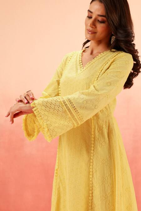 Shop Dohr India Yellow Organza Embroidery V-neck Kurta Pant Dupatta Set Online at Aza Fashions Shop_Dohr India_Yellow Organza Embroidery V-neck Kurta Pant Dupatta Set _Online_at_Aza_Fashions