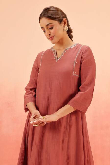 Dohr India Red Cotton, Silk, Organza Embroidery, Sequins V-neck Kurta Pant Dupatta Set Online at Aza Fashions Dohr India_Red Cotton, Silk, Organza Embroidery, Sequins V-neck Kurta Pant Dupatta Set _Online_at_Aza_Fashions