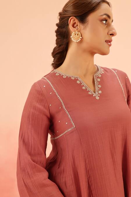 Shop Dohr India Red Cotton, Silk, Organza Embroidery, Sequins V-neck Kurta Pant Dupatta Set Online at Aza Fashions Shop_Dohr India_Red Cotton, Silk, Organza Embroidery, Sequins V-neck Kurta Pant Dupatta Set _Online_at_Aza_Fashions