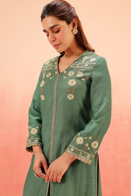 Shop Dohr India Green Cotton, Silk Embroidery V-neck Kurta Pant Dupatta Set Online at Aza Fashions Shop_Dohr India_Green Cotton, Silk Embroidery V-neck Kurta Pant Dupatta Set _Online_at_Aza_Fashions