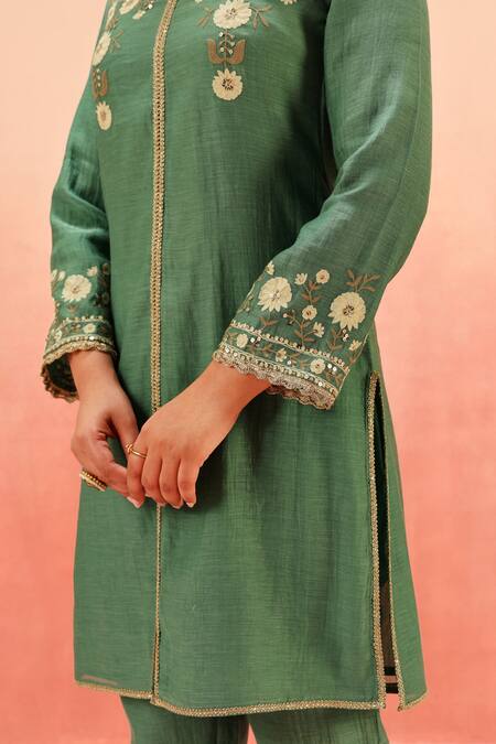 Dohr India Green Cotton, Silk Embroidery V-neck Kurta Pant Dupatta Set at Aza Fashions Dohr India_Green Cotton, Silk Embroidery V-neck Kurta Pant Dupatta Set _at_Aza_Fashions