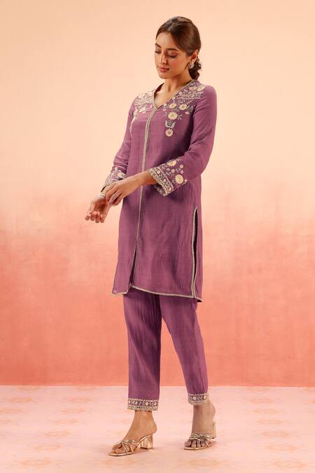 Dohr India Purple Cotton, Silk Embroidery V-neck Kurta Pant Set Online at Aza Fashions Dohr India_Purple Cotton, Silk Embroidery V-neck Kurta Pant Set _Online_at_Aza_Fashions