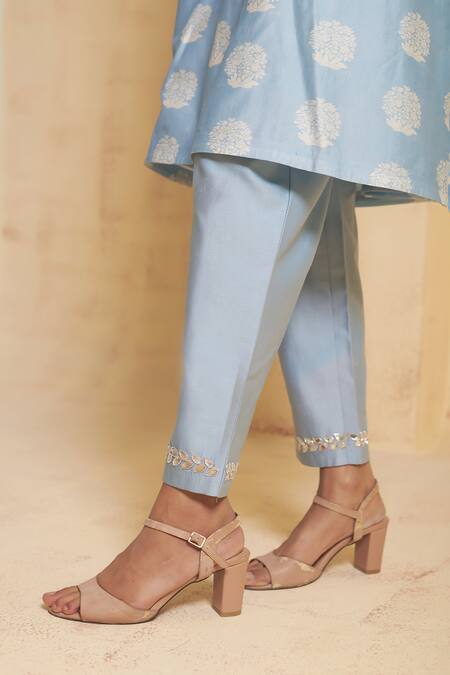 Thetaa_Blue Chanderi Silk, Cotton Mirrors V-neck Hand Embroidered Work Kurta And Pant _Online_at_Aza_Fashions