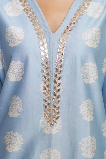 Buy_Thetaa_Blue Chanderi Silk, Cotton Mirrors V-neck Hand Embroidered Work Kurta And Pant _Online_at_Aza_Fashions