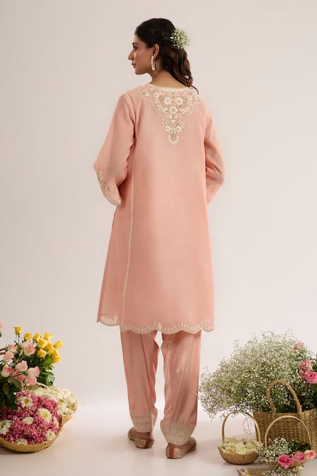 Shop saina kapoor Blush Chanderi, Satin, Organza Embroidery Split V-neck Kurta Set at Aza Fashions Shop_saina kapoor_Blush Chanderi, Satin, Organza Embroidery Split V-neck Kurta Set _at_Aza_Fashions
