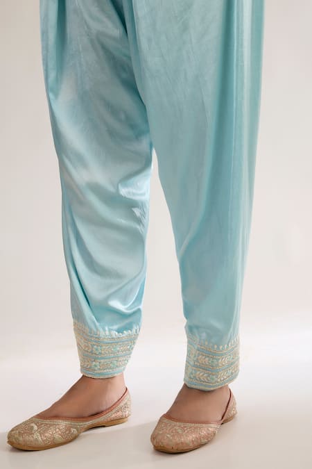 saina kapoor Blue Chanderi, Satin, Organza Embroidery Split V-neck Powder Kurta Set Online at Aza Fashions saina kapoor_Blue Chanderi, Satin, Organza Embroidery Split V-neck Powder Kurta Set _Online_at_Aza_Fashions