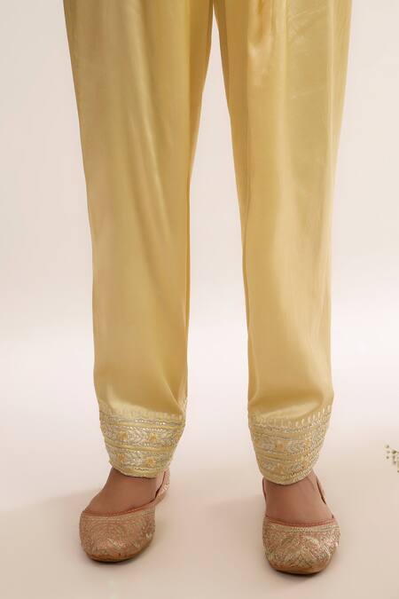 saina kapoor Yellow Chanderi, Satin, Organza Embroidery Split V-neck Soft Kurta Set Online at Aza Fashions saina kapoor_Yellow Chanderi, Satin, Organza Embroidery Split V-neck Soft Kurta Set _Online_at_Aza_Fashions