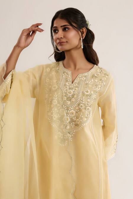 Buy saina kapoor Yellow Chanderi, Satin, Organza Embroidery Split V-neck Soft Kurta Set Online at Aza Fashions Buy_saina kapoor_Yellow Chanderi, Satin, Organza Embroidery Split V-neck Soft Kurta Set _Online_at_Aza_Fashions