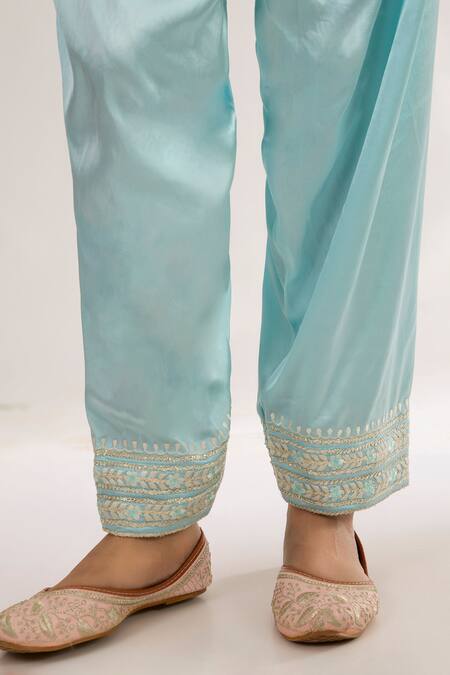 saina kapoor Blue Chanderi, Satin, Organza Embroidery Split V-neck Kurta Set Online at Aza Fashions saina kapoor_Blue Chanderi, Satin, Organza Embroidery Split V-neck Kurta Set _Online_at_Aza_Fashions