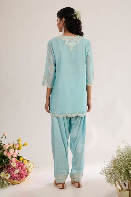 Shop saina kapoor Blue Chanderi, Satin, Organza Embroidery Split V-neck Kurta Set at Aza Fashions Shop_saina kapoor_Blue Chanderi, Satin, Organza Embroidery Split V-neck Kurta Set _at_Aza_Fashions