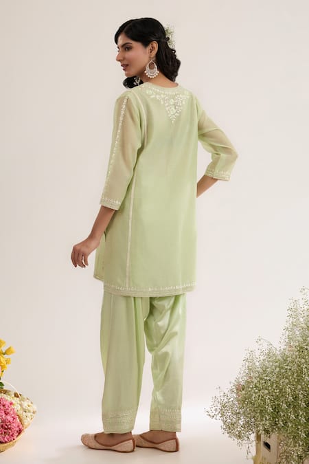 saina kapoor Mint Chanderi, Satin, Organza Embroidery Split V-neck Green Kurta Set Online at Aza Fashions saina kapoor_Mint Chanderi, Satin, Organza Embroidery Split V-neck Green Kurta Set _Online_at_Aza_Fashions