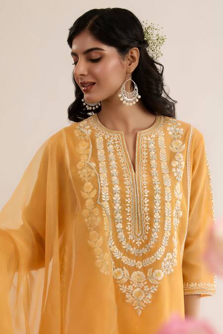 Buy_saina kapoor_Peach Chanderi, Satin, Organza Embroidery Split V-neck Orange Kurta Set _Online_at_Aza_Fashions