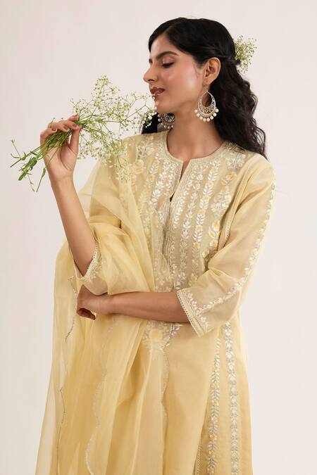 Buy saina kapoor Yellow Chanderi, Satin, Organza Embroidery Split V-neck Soft Kurta Set Online at Aza Fashions Buy_saina kapoor_Yellow Chanderi, Satin, Organza Embroidery Split V-neck Soft Kurta Set _Online_at_Aza_Fashions