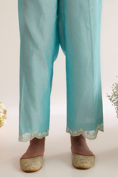 saina kapoor_Blue Chanderi, Organza Embroidery Split V-neck Powder Kurta Set _Online_at_Aza_Fashions