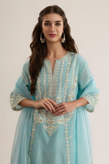 Buy_saina kapoor_Blue Chanderi, Organza Embroidery Split V-neck Powder Kurta Set _Online_at_Aza_Fashions