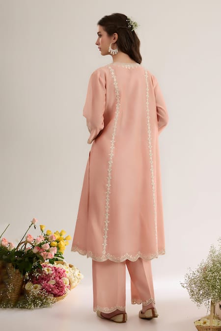 saina kapoor Embroidered Chanderi Kurta Set 