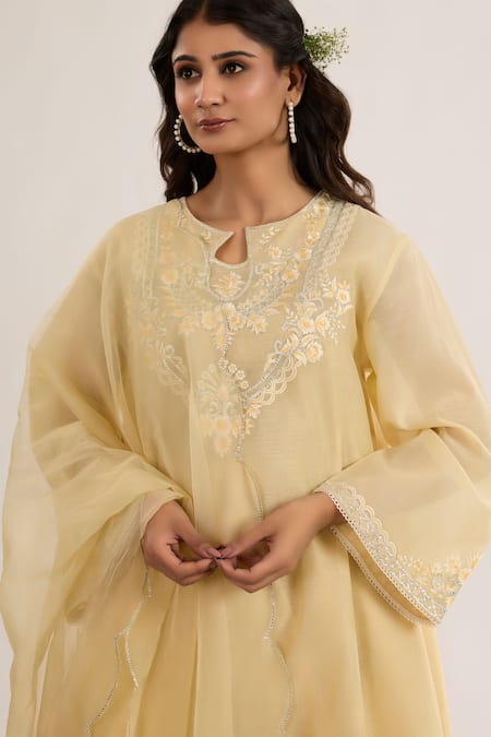 Shop_saina kapoor_Yellow Chanderi, Organza Embroidery Keyhole Neck Soft Kurta Set _Online_at_Aza_Fashions