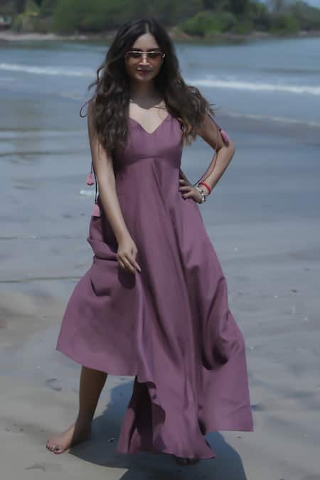 Gothilo Flared Maxi Dress 