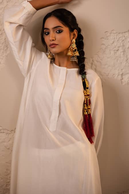 Tuli_Ivory Silk, Cotton Round Neck Mahira A-line Dola Kurta Set _at_Aza_Fashions