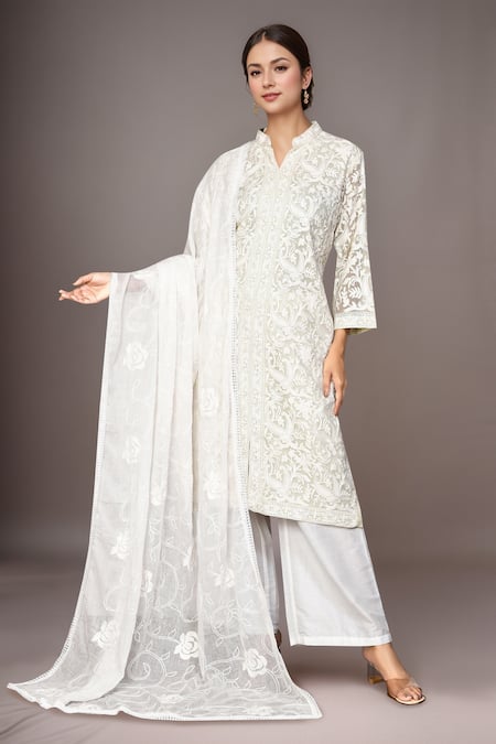 Samyukta Singhania Floral Embroidered Kurta Set 