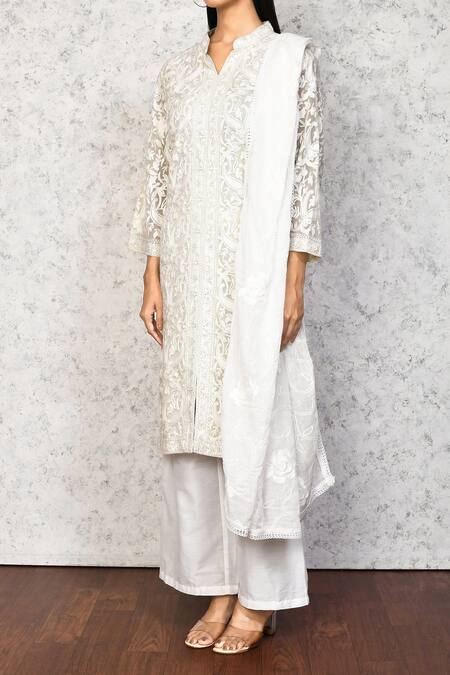 Samyukta Singhania_Cream Georgette Embroidery Mandarin Collar Floral Kurta Set_at_Aza_Fashions
