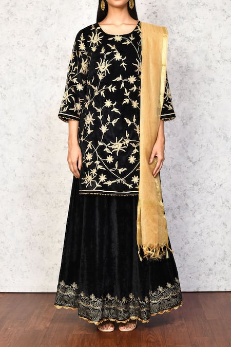Shop_Naintara Bajaj_Black Velvet, Chanderi Embroidery Round Neck Floral Kurta Lehenga Set _Online_at_Aza_Fashions
