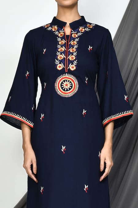 Naintara Bajaj_Blue Rayon Embroidery Mandarin Collar Buttercup Flora Kurta With Pant _at_Aza_Fashions