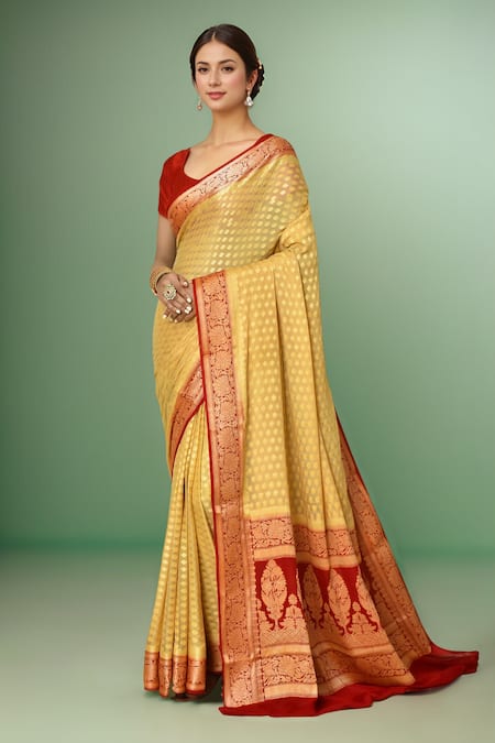 Samyukta Singhania Off White Chiffon, Georgette Embroidery Bloom Pattern Saree With Running Blouse 