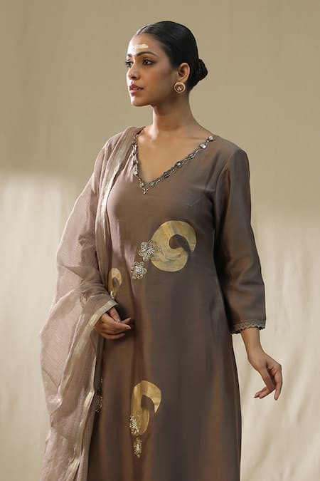 Arpita Sulakshana_Brown Chanderi Silk, Lurex, Organza Embroidery, Mocha Brushstroke Suit Set _Online_at_Aza_Fashions