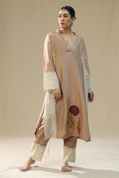 Arpita Sulakshana_Rose Gold Silk, Organza Lace, Embroidery Split V-neck Handpainted Kurta Set _Online_at_Aza_Fashions