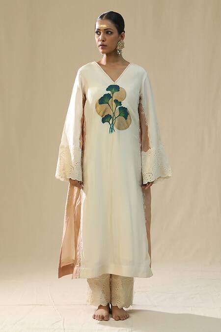 Buy_Arpita Sulakshana_Off White Silk, Organza Embroidery V-neck Ivory Handpainted Kurta Set _Online_at_Aza_Fashions