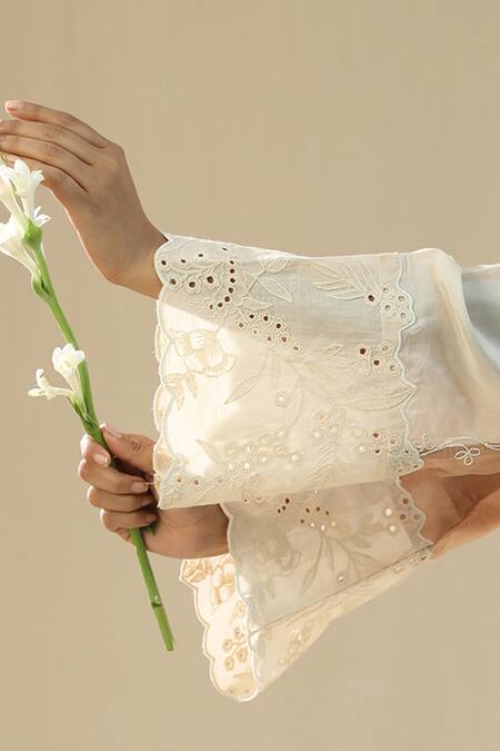 Arpita Sulakshana_Off White Silk, Organza Embroidery V-neck Ivory Handpainted Kurta Set _at_Aza_Fashions