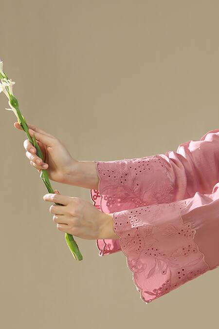 Arpita Sulakshana_Pink Silk, Organza Embroidery V-neck Dusty Handpainted Kurta Set _Online_at_Aza_Fashions