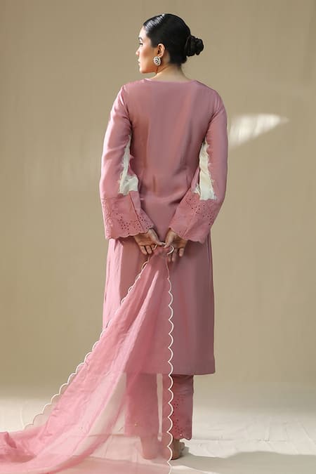 Arpita Sulakshana Dusty Pink Handpainted Kurta Set 