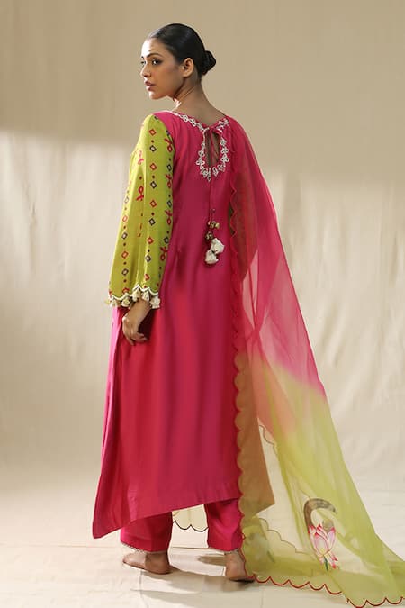 Arpita Sulakshana Ombre Handpainted Kurta Set 