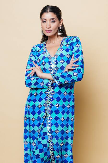Sajeda A Lehry Blue Silk, Crepe Embroidery V-neck Digital Print Hand Kurta Set Online at Aza Fashions Sajeda A Lehry_Blue Silk, Crepe Embroidery V-neck Digital Print Hand Kurta Set _Online_at_Aza_Fashions