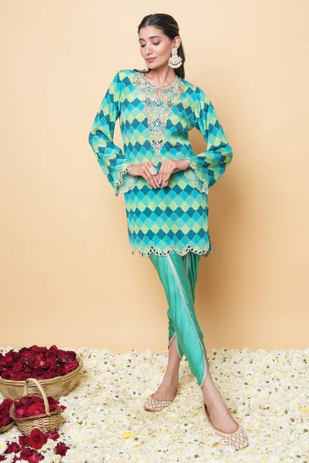 Sajeda A Lehry Multi Color Silk, Crepe Embroidery Round Neck Hand Digital Print Kurta Set Online at Aza Fashions Sajeda A Lehry_Multi Color Silk, Crepe Embroidery Round Neck Hand Digital Print Kurta Set _Online_at_Aza_Fashions