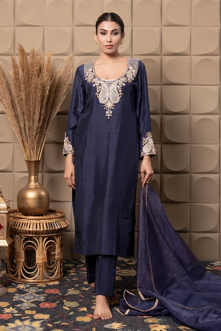 LABEL FLAMINGO BY VRINDA Blue Cotton, Silk Zari, Sequins Round Neck Zardozi Embroidered Kurta Set 