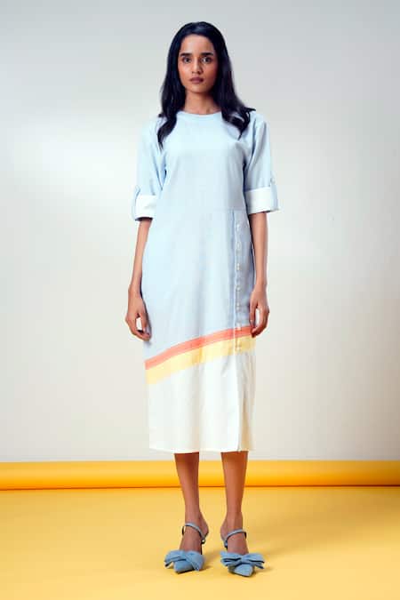 Buy Madder Much Blue Cotton V-neck Fiji-ni-horizon-glow Midi Dress Online at Aza Fashions Buy_Madder Much_Blue Cotton V-neck Fiji-ni-horizon-glow Midi Dress _Online_at_Aza_Fashions