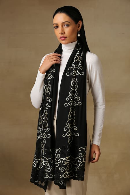 Shaza Black Vineyard Stole With Gold Detailing 